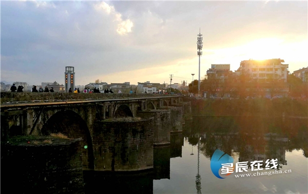 诗话桥丨李秋颐:桥下有剑斩蛟龙 诗话桥丨李秋颐:桥下有剑斩蛟龙