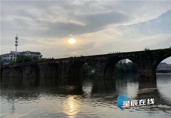 诗话桥丨李秋颐:桥下有剑斩蛟龙 诗话桥丨李秋颐:桥下有剑斩蛟龙