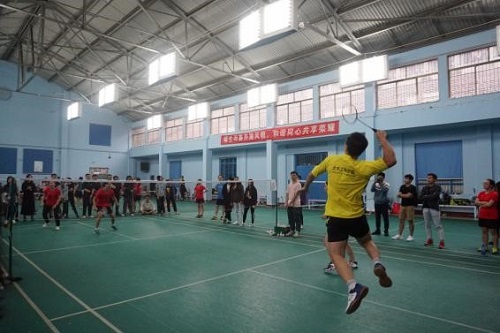 羽毛球2.jpg 羽毛球2.jpg